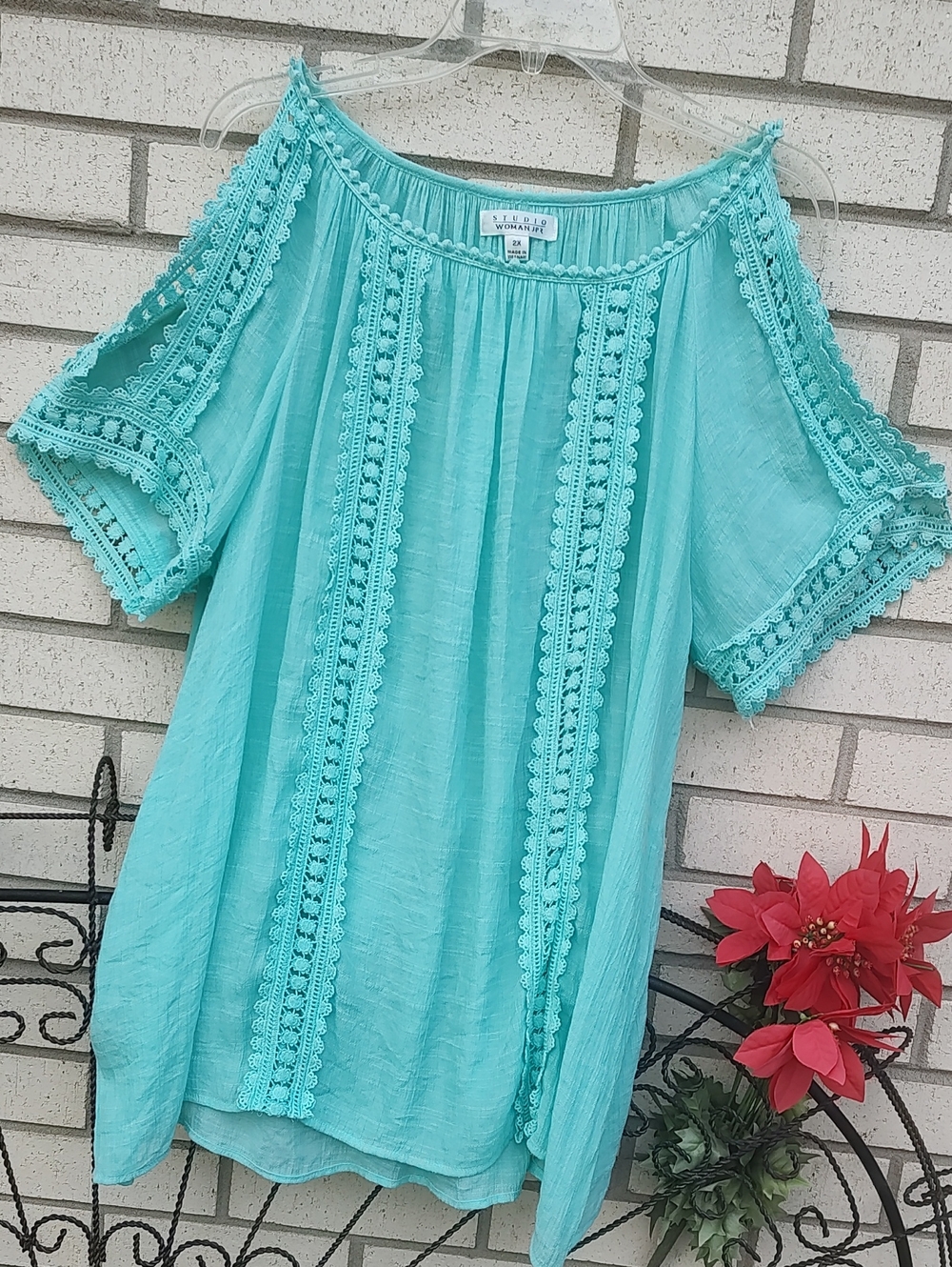 Lightweight Aqua Cold-Shoulder Crochet Trim Tunic - Picture 6 of 10